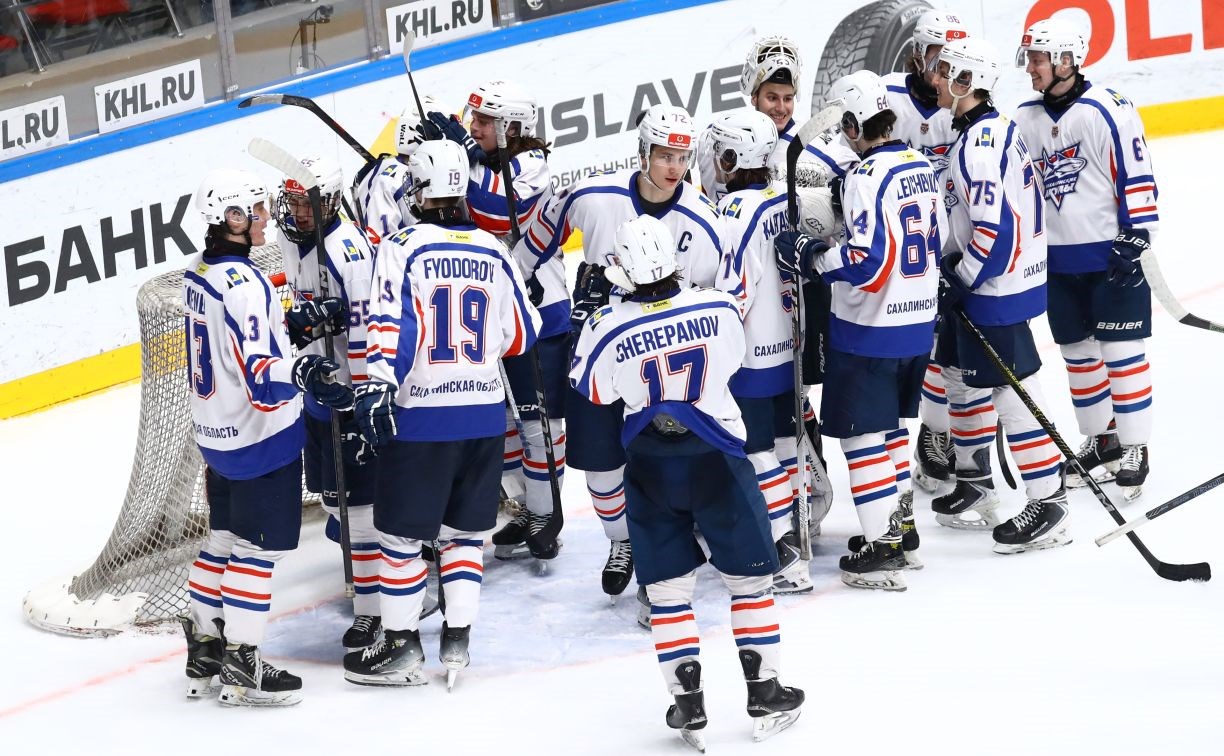 "Сахалинские Акулы" на хорошей ноте завершили хоккейный сезон