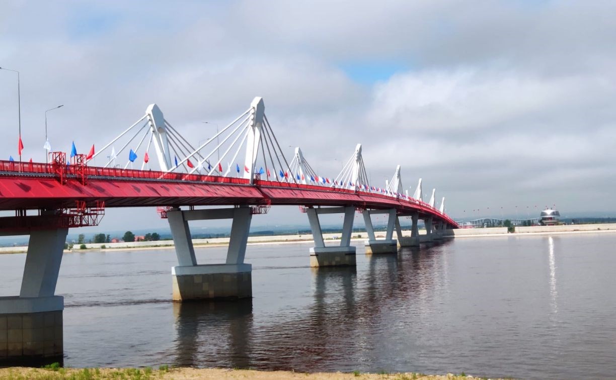"Историческое событие": в Амурской области открыли автомобильный мост в Китай