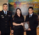 Двоих сахалинских полицейских наградили за спасение утопающих