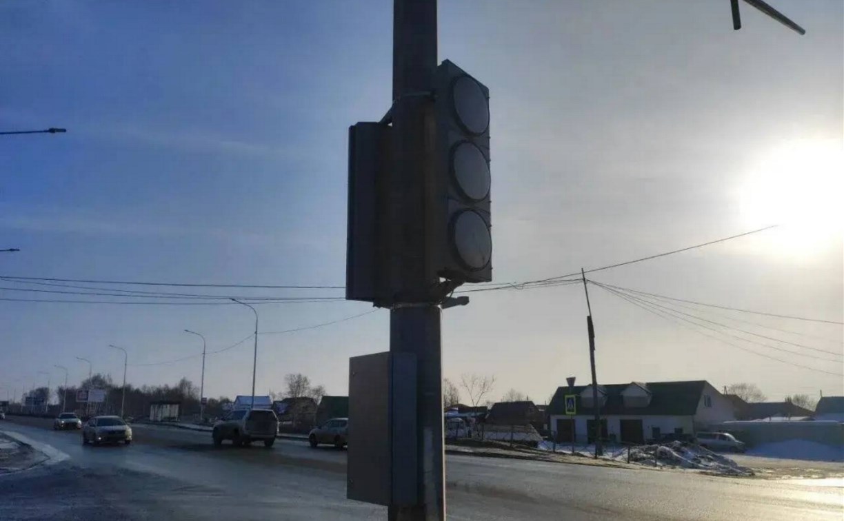 На проспекте Мира в Южно-Сахалинске появился новый светофор