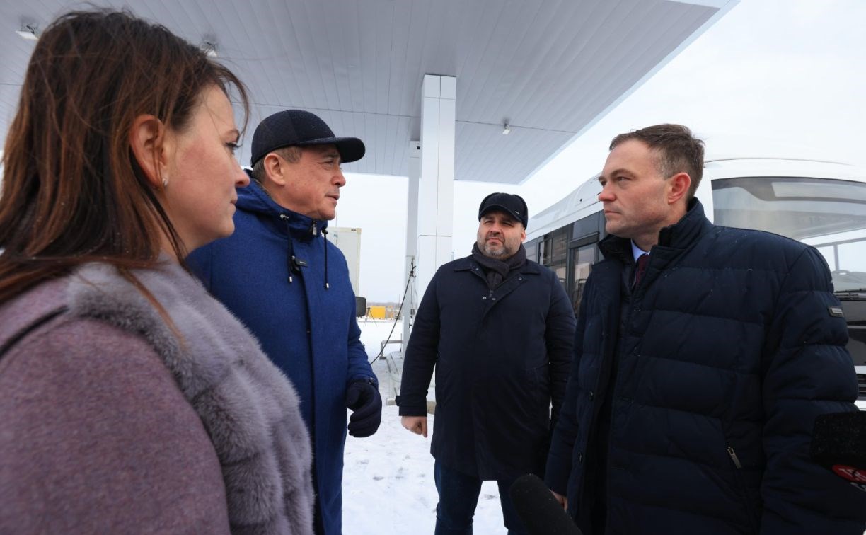 Валерий Лимаренко открыл новую газозаправочную станцию на Сахалине 