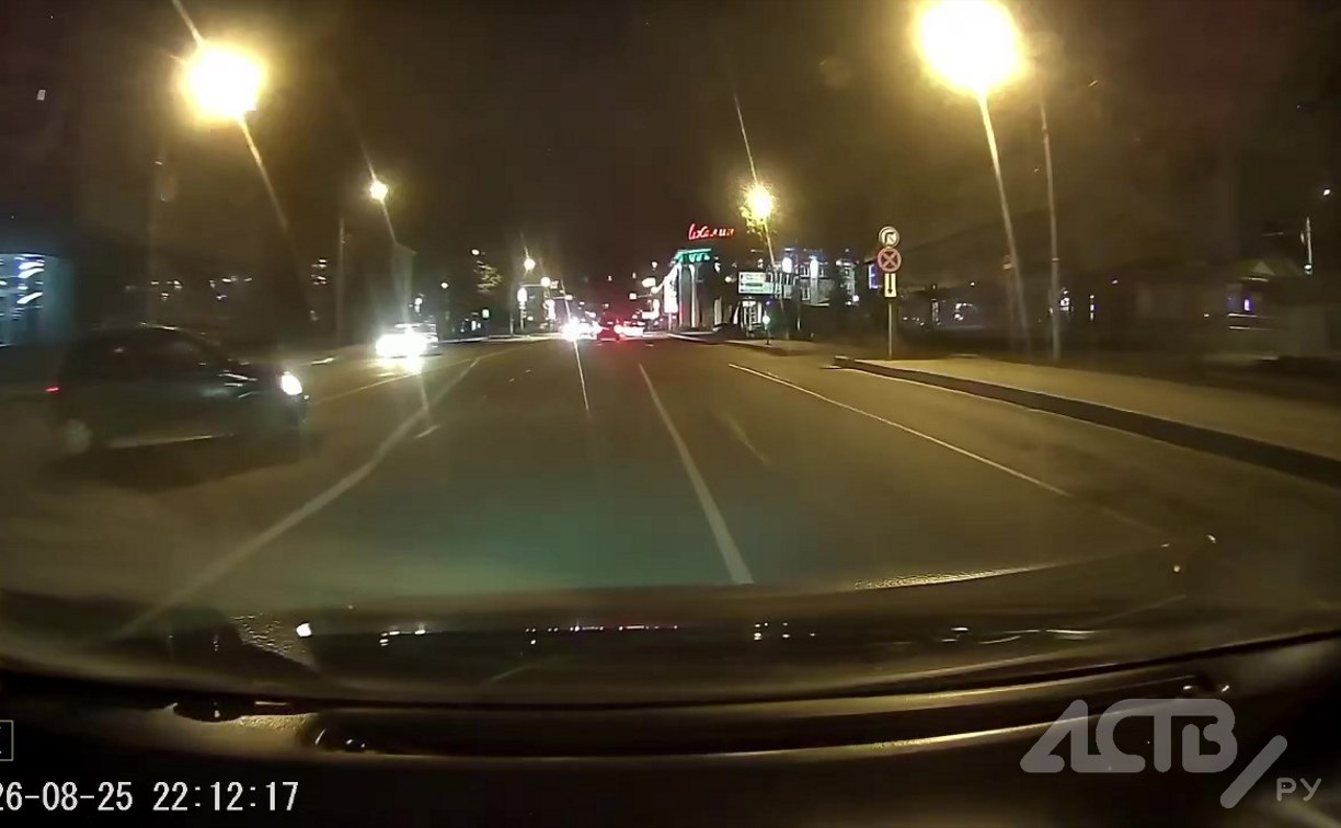 Упёртый нарушитель ПДД попал на видео в Южно-Сахалинске