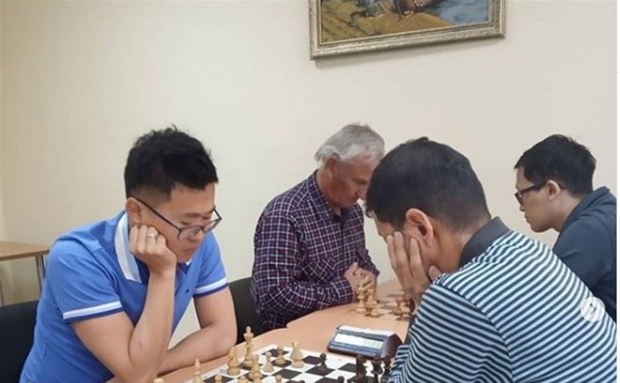 Константин Сек победил в шахматном турнире по блицу в Южно-Сахалинске