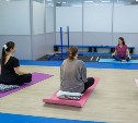 В гармонии и спокойствии: для будущих мам Южно-Сахалинска проходят бесплатные занятия по йоге