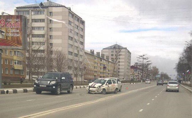 В аварию в центре Южно-Сахалинска попали три автомобиля