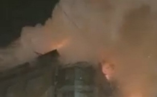 В бывшем комплексе "777" в Южно-Сахалинске потушили открытое пламя на 250 квадратных метрах