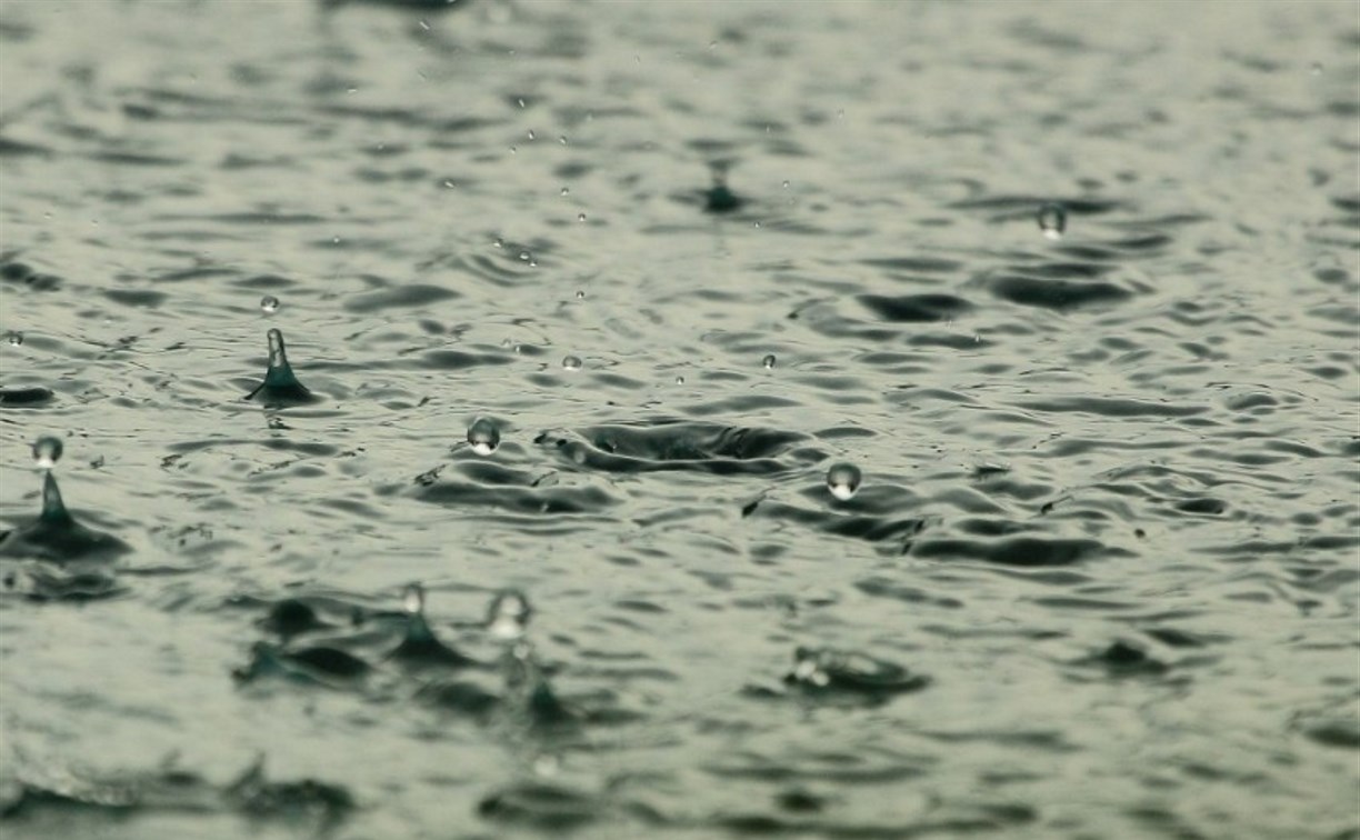 Гидрометцентр РФ сообщил о мощном дожде и грозе в Сахалинской области 