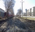 Пешеходную зону на улице Калинина благоустраивают в Аниве 