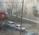 Пожарные Анивы потушили горящую комнату в общежитии