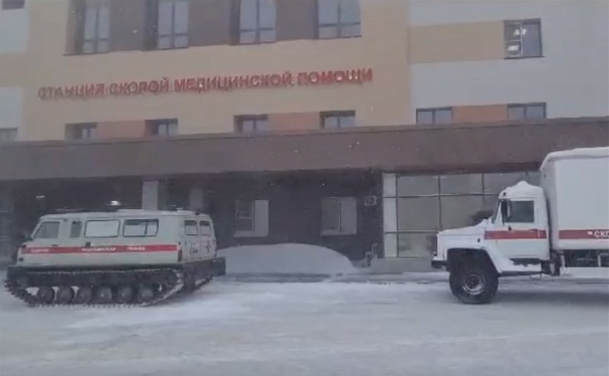 Спасатели экстренно доставили двух беременных женщин в роддом в Южно-Сахалинске