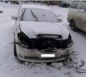 Легковая "Тойота" сгорела в Южно-Сахалинске на улице Комсомольской 