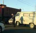 УАЗ и Nissan Juke столкнулись в Южно-Сахалинске