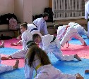 Девушки-тренеры на Сахалине воспитывают будущих чемпионов по каратэ