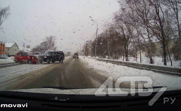 Неаккуратно вылез на встречку: нелепое ДТП произошло в Южно-Сахалинске