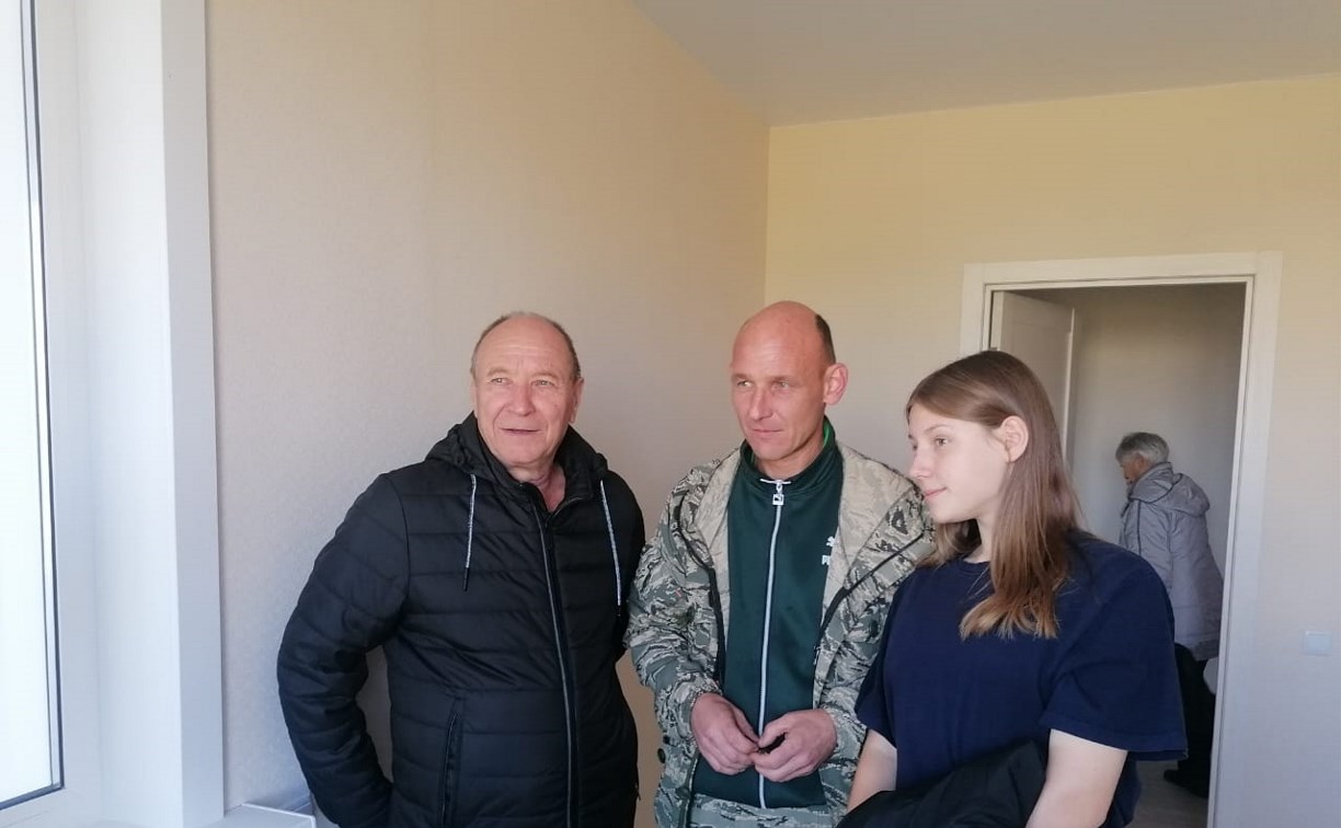 Сахалинцы из аварийного фонда получили новые квартиры в Тымовском и Смирныховском районах