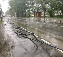 Несколько метров дорожного ограждения "скосил" внедорожник в Троицком
