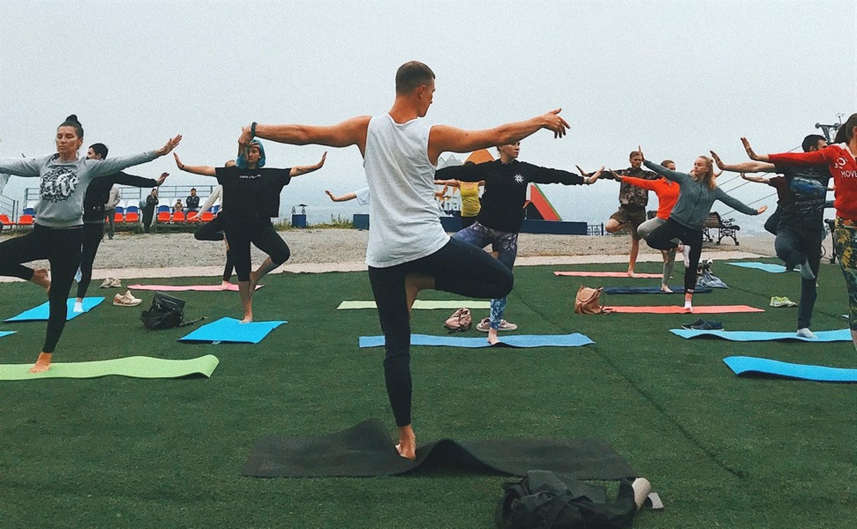 Сахалинцам помогут освоить азы йоги на «Горном воздухе»