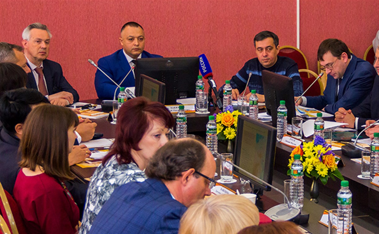 В Южно-Сахалинске прошел круглый стол по вопросам развития дочерних обществ «Роснефти»