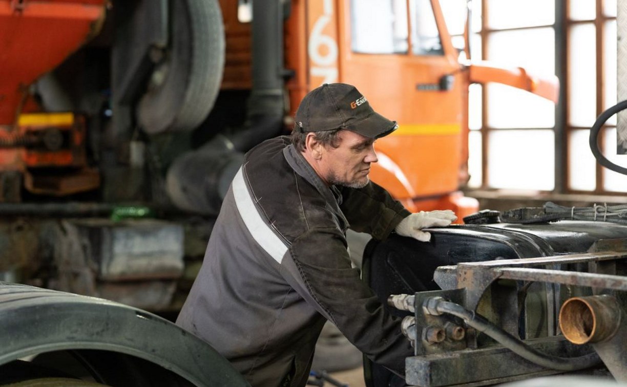 Дорожную технику в Южно-Сахалинске переводят на зимний режим работы Дорожную технику в Южно-Сахалинске переводят на зимний режим работы