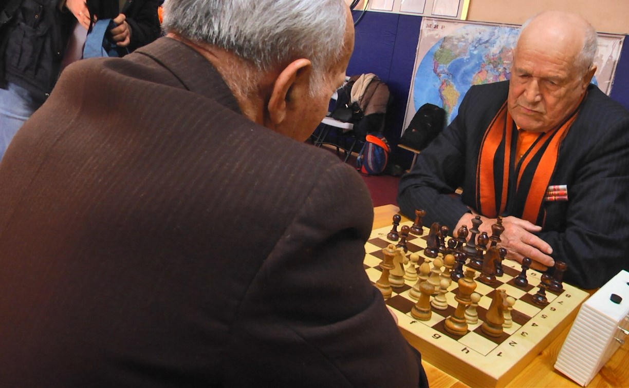 Ветераны из двух сахалинских городов встретились на турнире