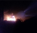 Бывший военный склад горит в Дальнем