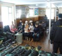 Для юных сахалинцев провели зрелищную экскурсию на специализированной базе ОМОН