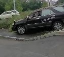 "Убирали знаки и угрожали": автомобильный поток хлынул во двор Южно-Сахалинска из-за ремонта