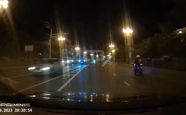Мотоциклист-"каскадёр" промчался по улицам Южно-Сахалинска