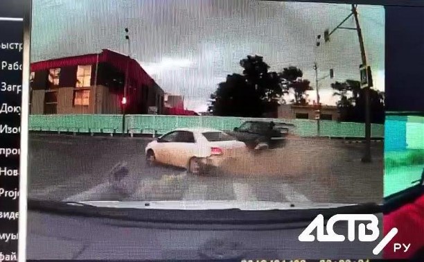 Аварию, в которой пострадали дети, зафиксировал авторегистратор южносахалинца