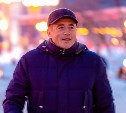 "Помогает найти проблемы": сахалинский губернатор рассказал, почему любит ходить на работу пешком