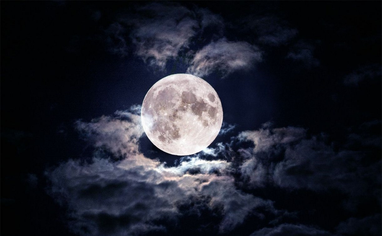 Очень яркая "Голубая Луна" осветит небо в ночь с 30 по 31 августа