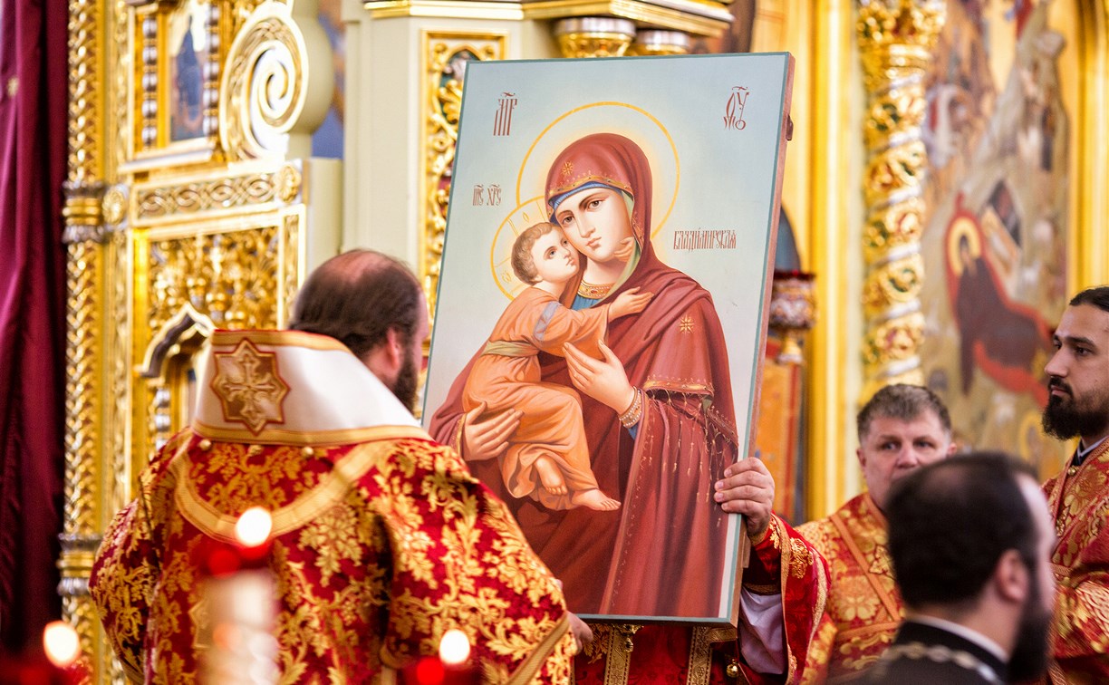 Сахалинской епархии подарили образ Владимирской иконы Божией Матери