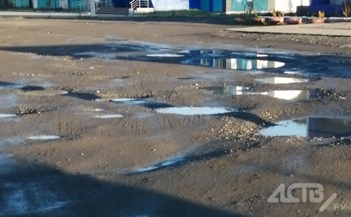 Прокуратура заинтересовалась состоянием дороги в Корсаковском районе, где застревают реанимобили