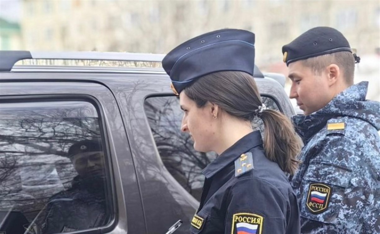 С преподавательницы на Сахалине взыскали миллионный штраф
