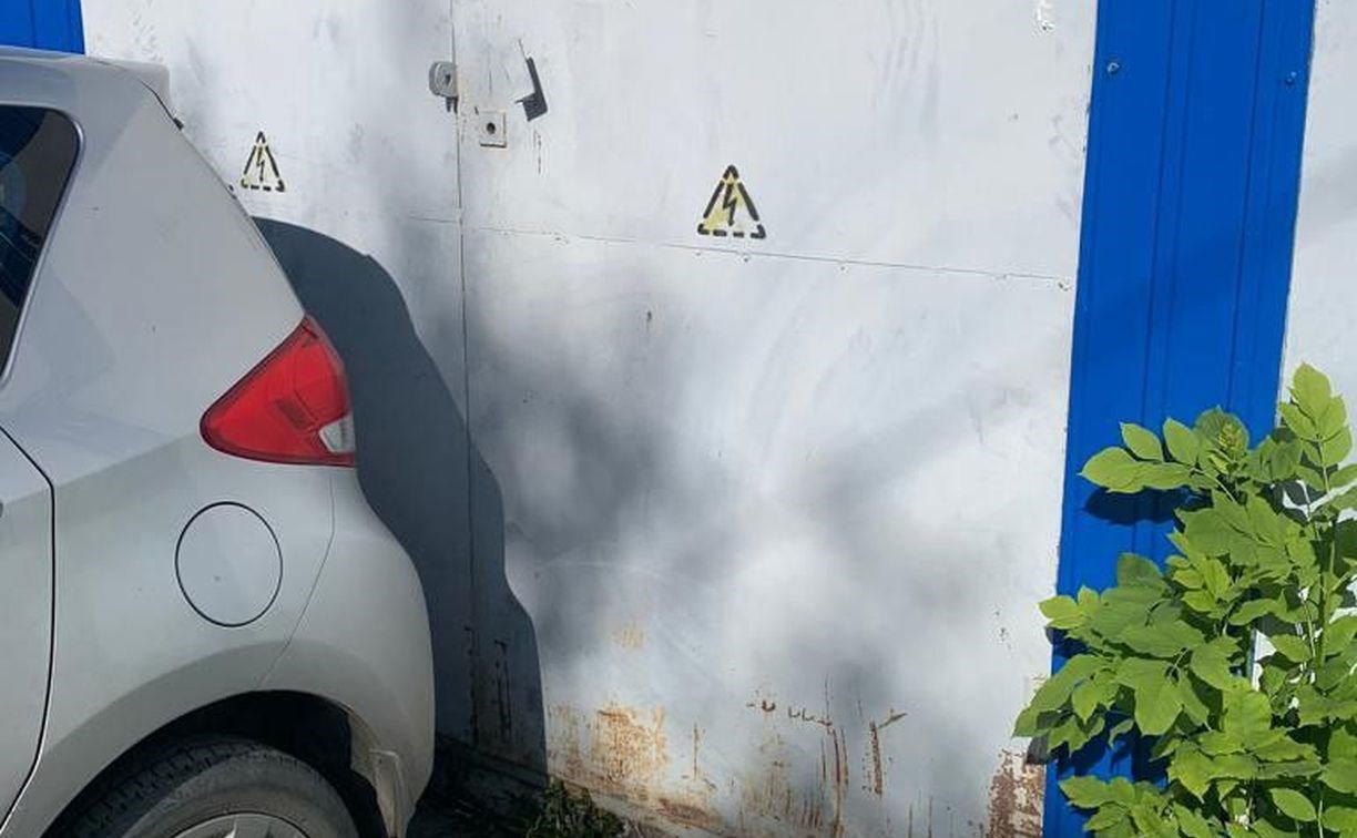 Водитель припарковался у подстанции и помешал энергетикам в Южно-Сахалинске ликвидировать аварию