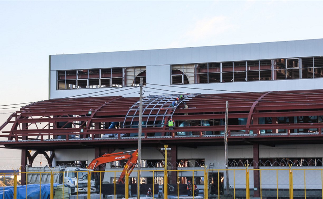 К концу ноября строители сахалинского аэропорта смонтировали 4400 тонн конструкций
