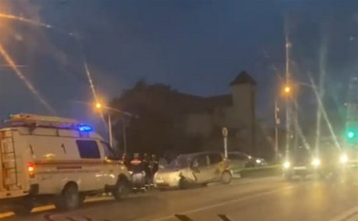 Пассажирка авто пострадала в ДТП на перекрестке Ленина-Транзитной в Южно-Сахалинске