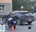 За рулём кроссовера, сбившего инспектора ДПС в Южно-Сахалинске, находилась 47-летняя женщина