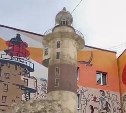 Программист "оживил" граффити на фасадах в Южно-Сахалинске