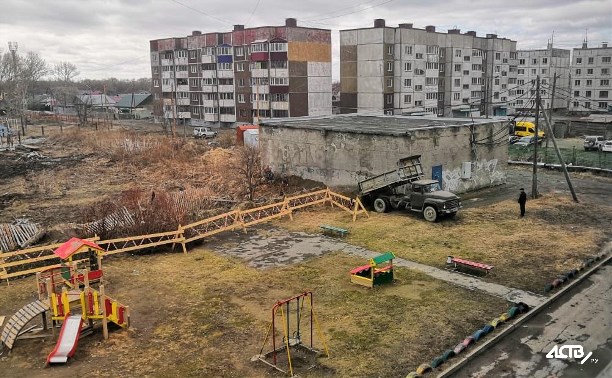 Мэр Южно-Сахалинска приостановил строительство дома возле кадетской школы