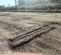 Жители села на Сахалине больше пяти лет ждут обещанного ремонта "дороги из брёвен"