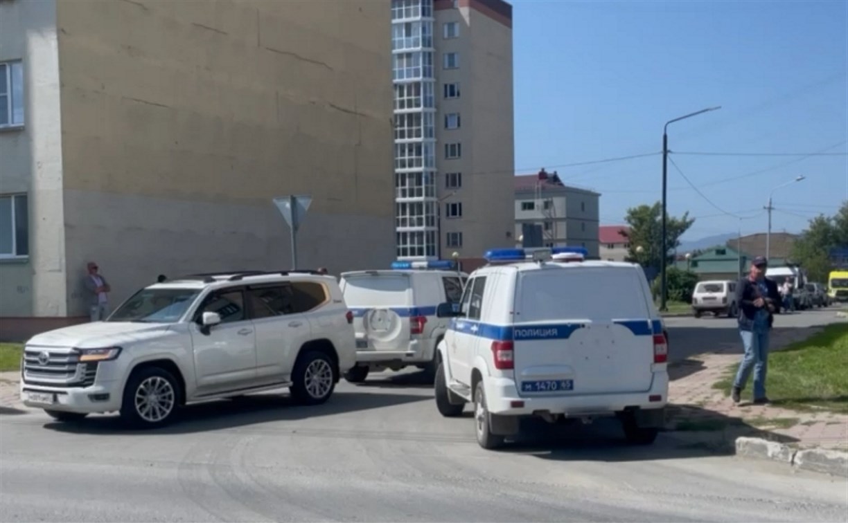 Запер и нанес 5 ножевых: в Южно-Сахалинске освободили заложницу 