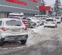 Южносахалинец показал, кто мешает расчищать город от снега