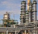 Нефтеперерабатывающим заводом "Роснефть" планирует заткнуть дырки в сахалинских трубах