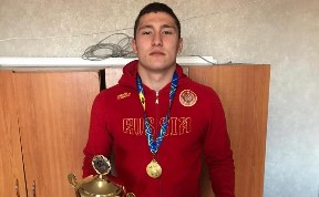 Спортсмен из Анивы победил на всероссийском турнире по греко-римской борьбе 