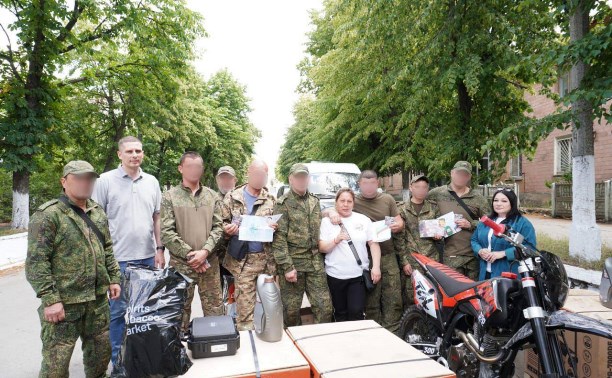 Мэр Поронайского района лично доставил бойцам СВО дроны, мотоцикл и посылки из дома