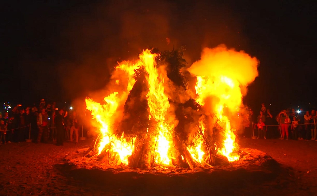 На девятый фестиваль обжига керамики в Невельске прилетели инопланетяне