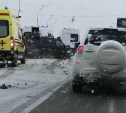 В Южно-Сахалинске при столкновении Mitsubishi RVR и Honda Fit пострадали люди