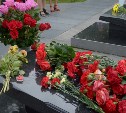 На Сахалине вспоминают трагически погибших Игоря Фархутдинова и его коллег