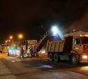 Ночной темп: на улице Сахалинской в Южно-Сахалинске продолжается ямочный ремонт